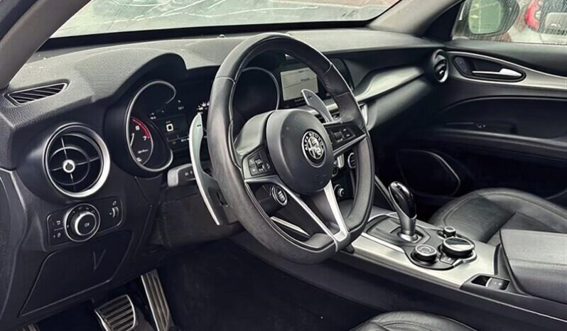 
								2018 Alfa Romeo Stelvio Sport full									