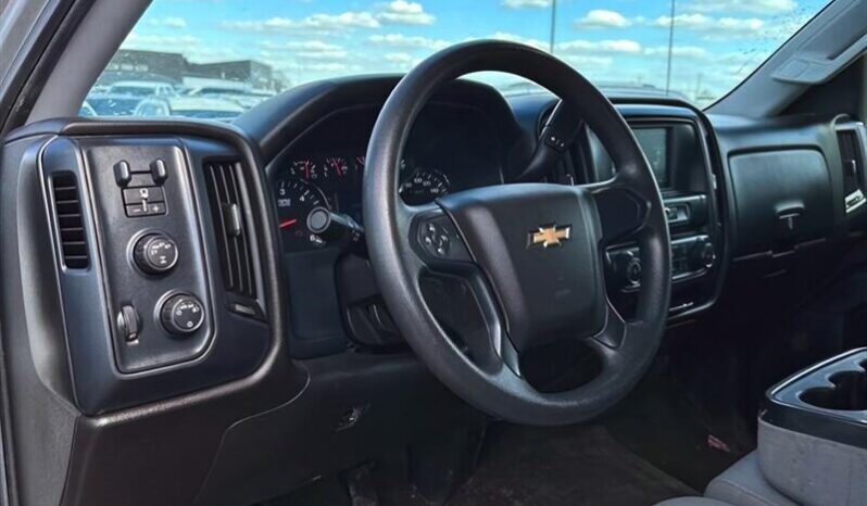 
								2018 Chevrolet Silverado 1500 Custom full									