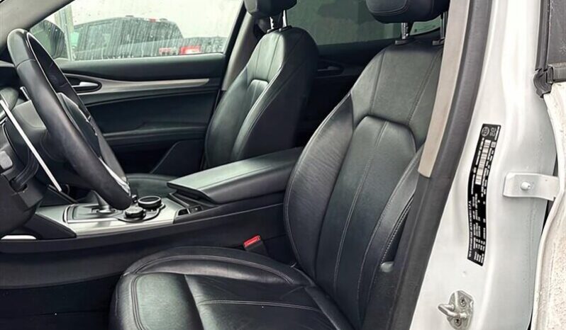 
								2018 Alfa Romeo Stelvio Sport full									