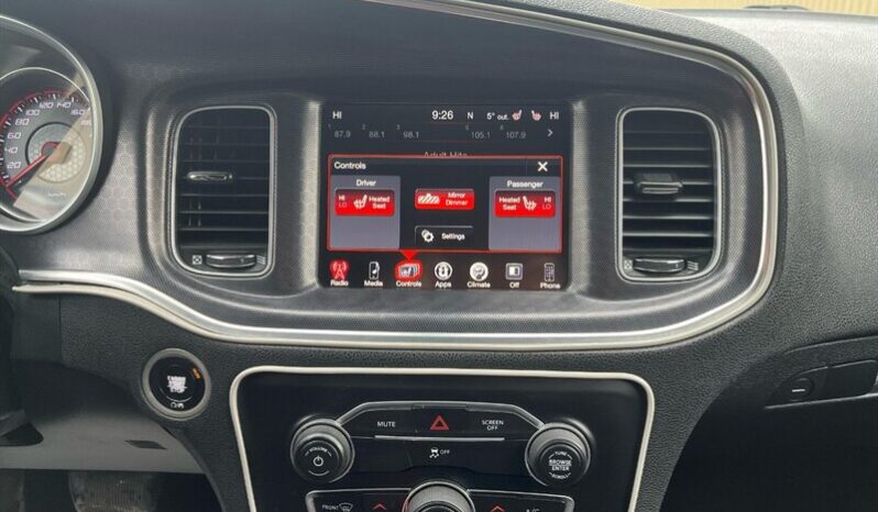 
								2017 Dodge Charger SXT full									