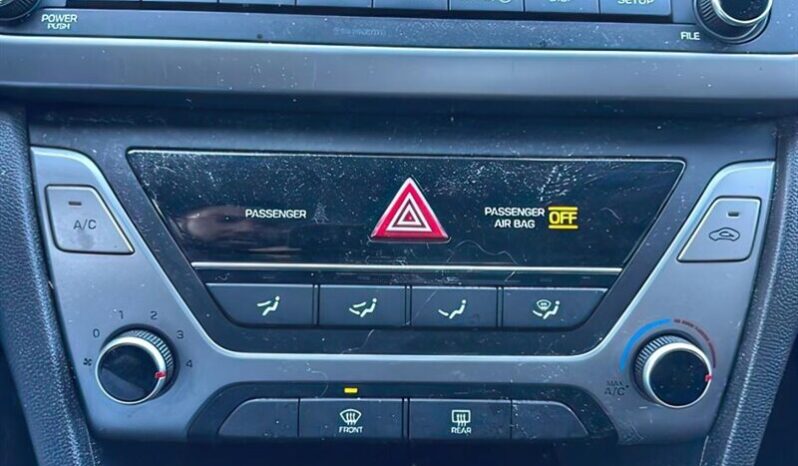 
								2017 Hyundai Elantra GL full									