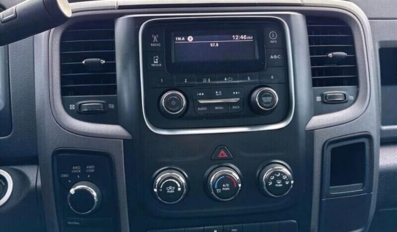 
								2017 RAM 1500 ST full									