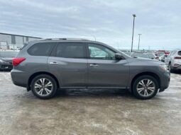 
										2017 Nissan Pathfinder SV full									