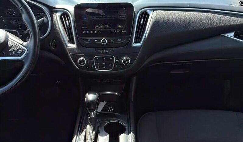 
								2022 Chevrolet Malibu LT full									