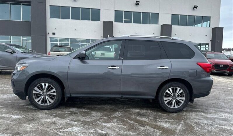 
								2017 Nissan Pathfinder SV full									