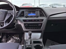
										2016 Hyundai Sonata GL full									