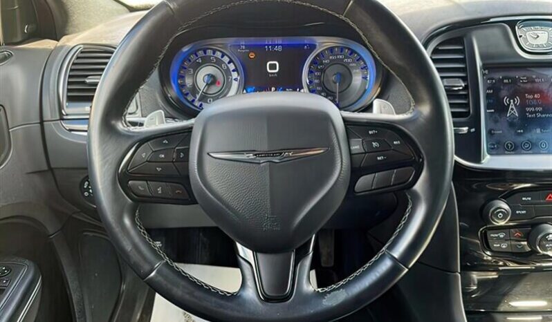 
								2018 Chrysler 300 Series S full									