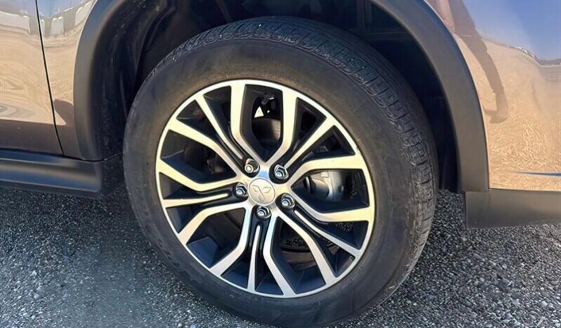 
								2019 Mitsubishi RVR SE LTD full									