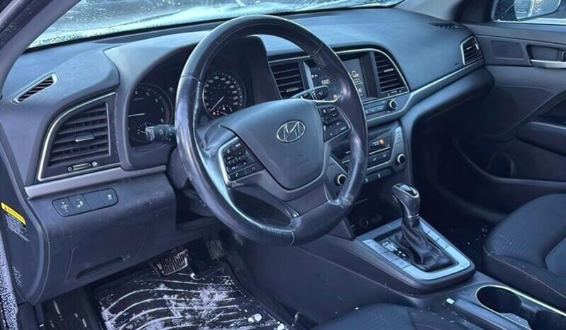 
								2017 Hyundai Elantra GL full									