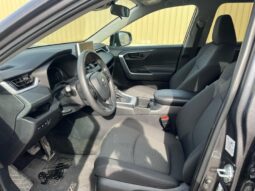 
										2024 Toyota RAV4 LE full									