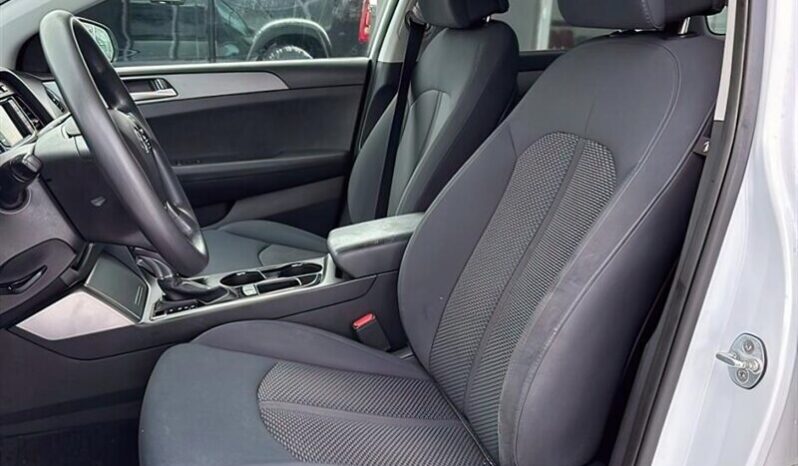 
								2016 Hyundai Sonata GL full									