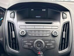 
										2016 Ford Focus SE full									
