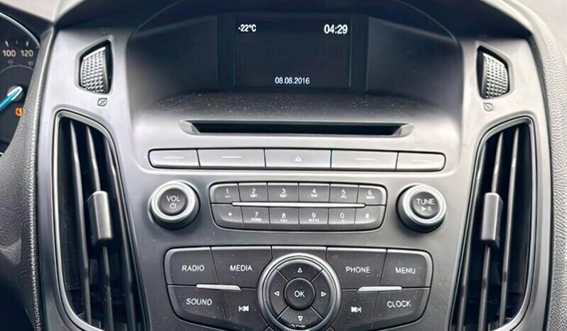 
								2016 Ford Focus SE full									