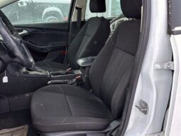 
										2016 Ford Focus SE full									