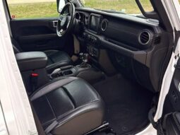 
										2018 Jeep Wrangler Unlimited Sahara full									