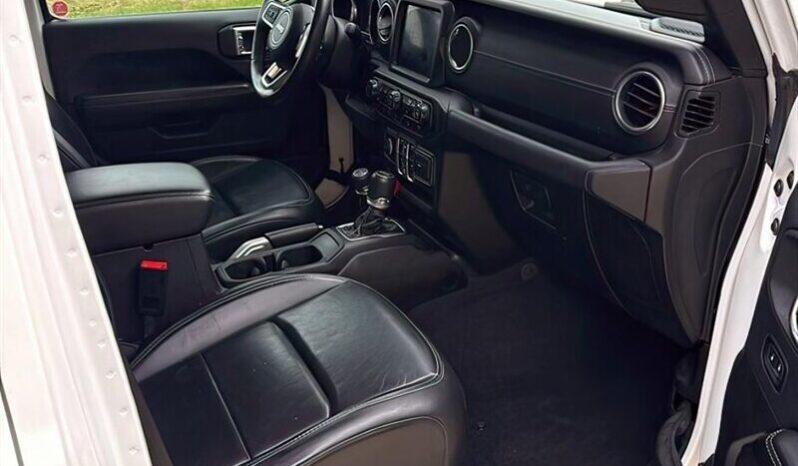 
								2018 Jeep Wrangler Unlimited Sahara full									
