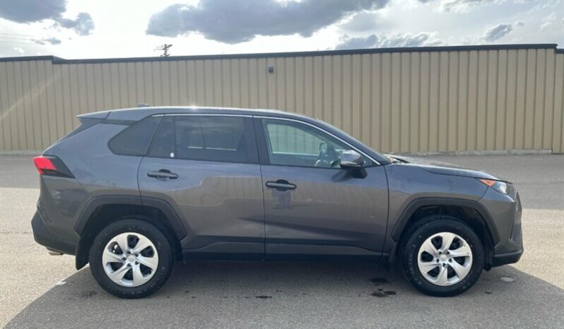 
								2024 Toyota RAV4 LE full									