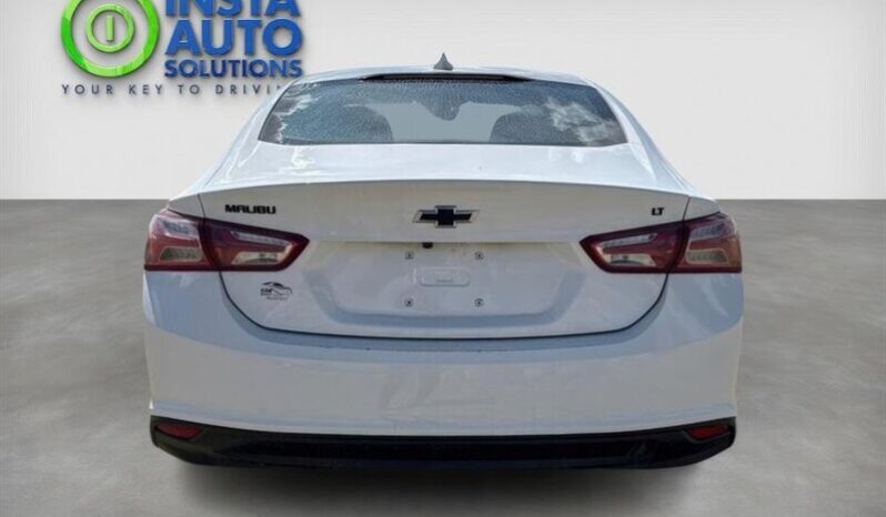 
								2022 Chevrolet Malibu LT full									