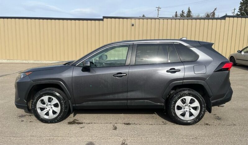 
								2024 Toyota RAV4 LE full									