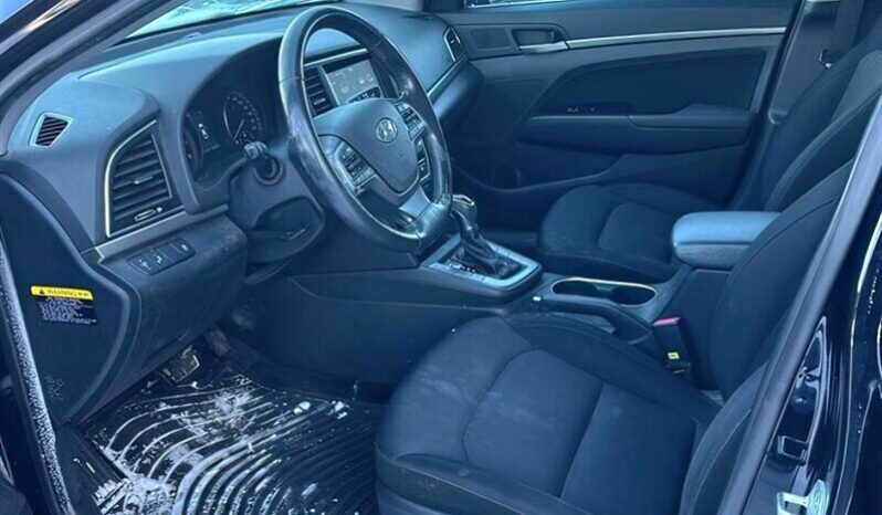 
								2017 Hyundai Elantra GL full									