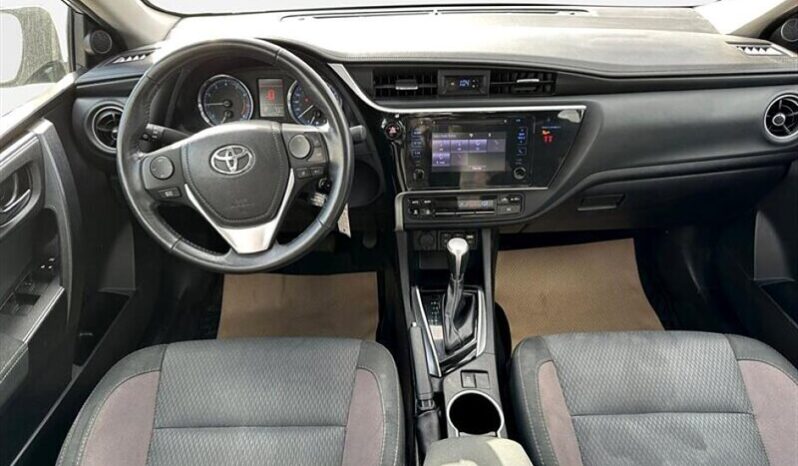 
								2018 Toyota Corolla LE full									