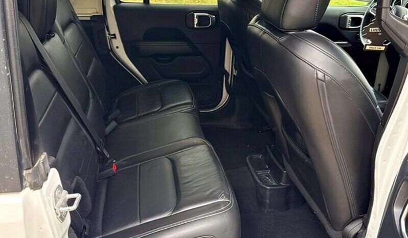 
								2018 Jeep Wrangler Unlimited Sahara full									