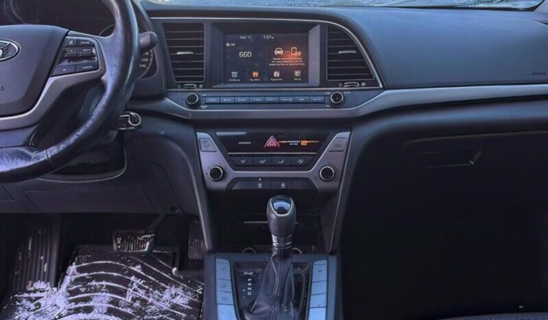 
								2017 Hyundai Elantra GL full									