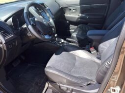
										2019 Mitsubishi RVR SE LTD full									