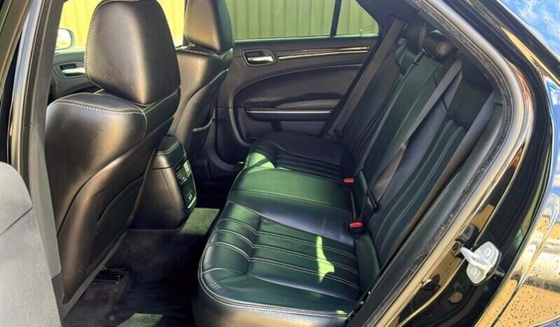
								2018 Chrysler 300 Series S full									