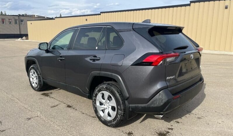 
								2024 Toyota RAV4 LE full									
