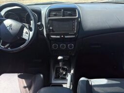 
										2019 Mitsubishi RVR SE LTD full									