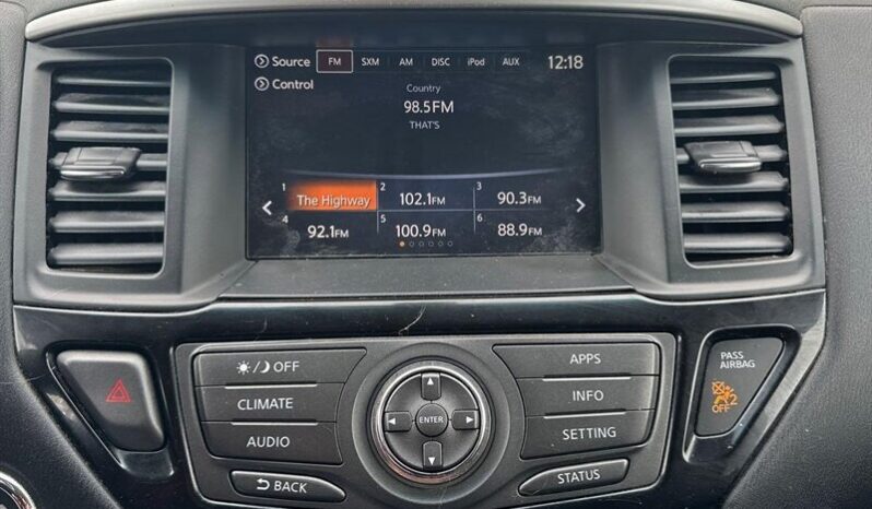 
								2017 Nissan Pathfinder SV full									