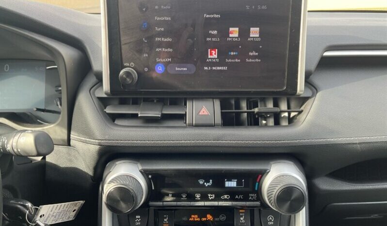 
								2024 Toyota RAV4 LE full									