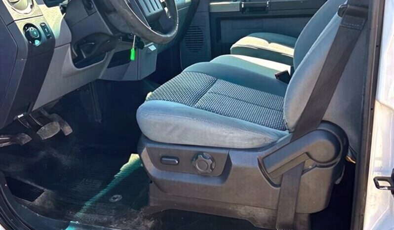 
								2016 Ford F-250 Super Duty XLT 6.7L Powerstroke full									
