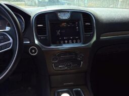 
										2017 Chrysler 300 Series C Platinum full									