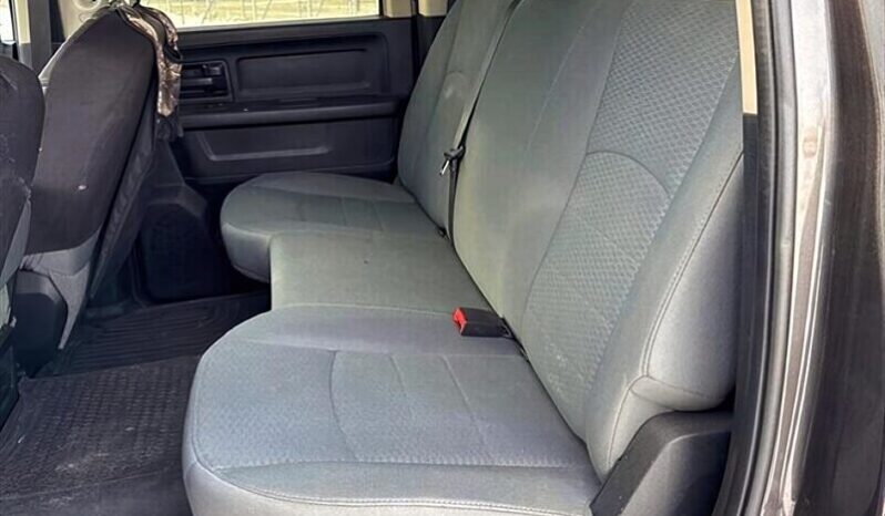
								2017 RAM 1500 ST full									