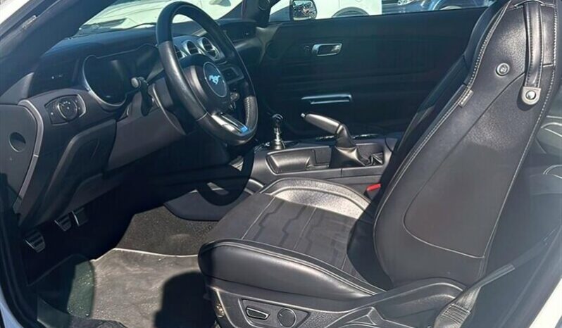 
								2019 Ford Mustang EcoBoost full									