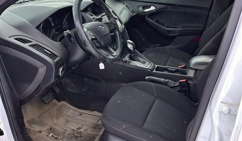 
								2016 Ford Focus SE full									