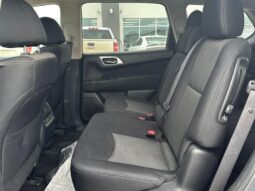 
										2017 Nissan Pathfinder SV full									