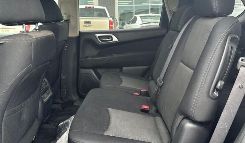 
								2017 Nissan Pathfinder SV full									