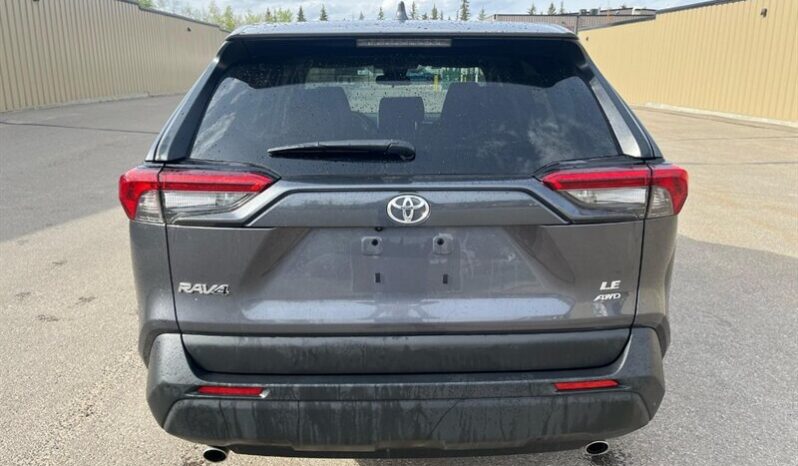 
								2024 Toyota RAV4 LE full									