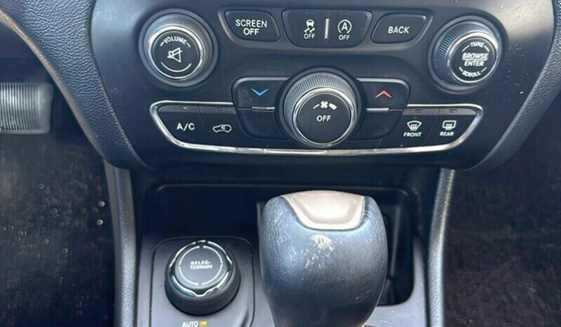 
								2016 Jeep Cherokee Sport Altitude full									
