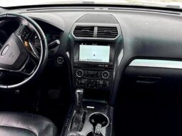 
										2017 Ford Explorer XLT AWD full									