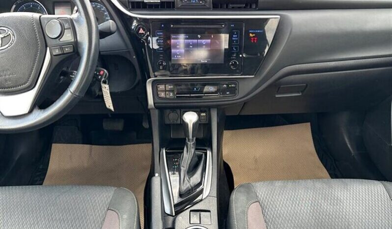 
								2018 Toyota Corolla LE full									
