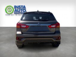 
										2019 Mitsubishi RVR SE LTD full									