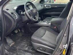
										2017 Nissan Pathfinder SV full									
