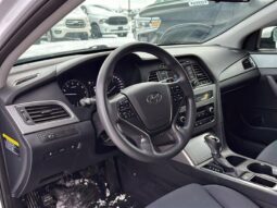 
										2016 Hyundai Sonata GL full									