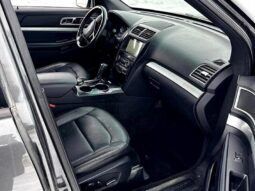 
										2017 Ford Explorer XLT AWD full									