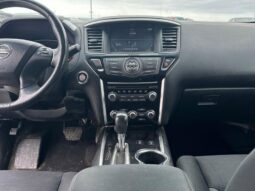 
										2017 Nissan Pathfinder SV full									