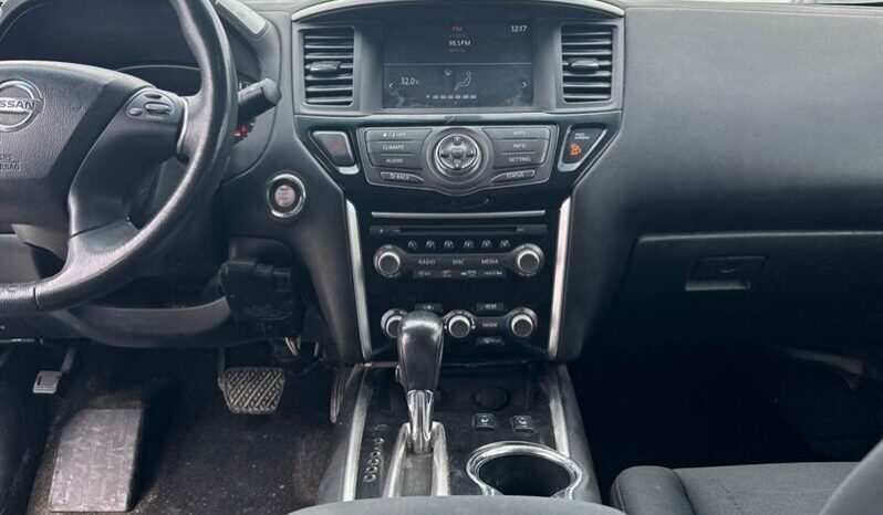 
								2017 Nissan Pathfinder SV full									